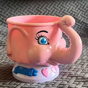 ✨Vtg. 1980s Ringling Bros and Barnum & Bailey “Juliette” pink elephant cup